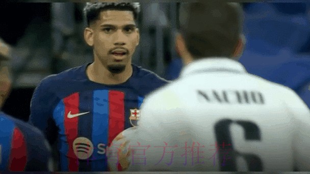 马卡：皇马球员对巴萨愤怒很惊讶 拉莫斯劝阻皮克